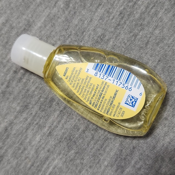 🔴 🆓️ FREE* Johnson's Head-To-Toe Travel Baby Body Wash Gel Soap Hair Shampoo - Picture 3 of 4